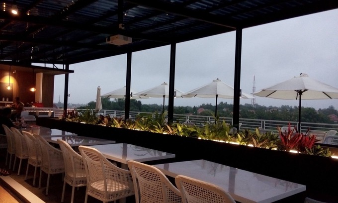 Pamekasan Hotel | Front One Hotel Pamekasan Madura