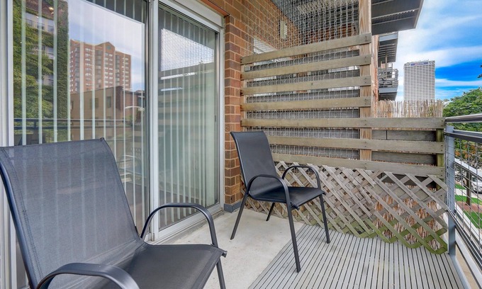 Yankee Hill Apartamento | FRONTDESK 1040 Cass St Apts East Town Milwaukee