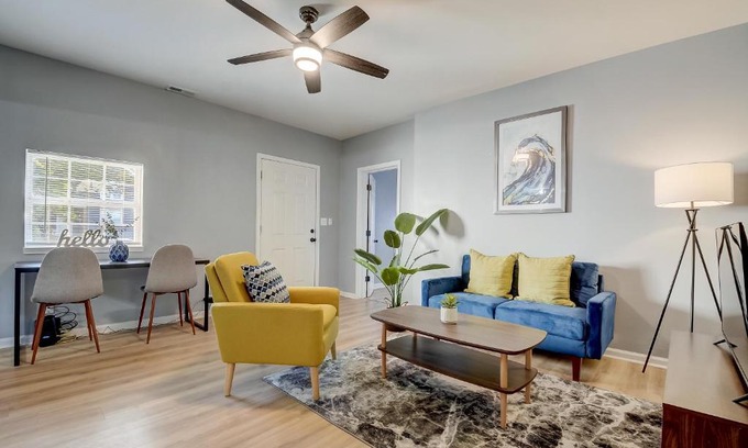 Schnitzelburg Casa | FRONTDESK 1460 Brick Alley Home Germantown Louisville