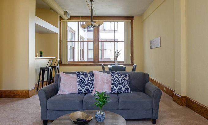 Gateway District Apartamento | FRONTDESK 2063 East 4th Street Apts Downtown Cleveland