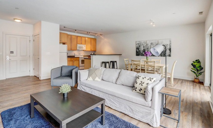 Historic Third Ward Apartamento | FRONTDESK Jefferson Block Apts Third Ward Milwaukee