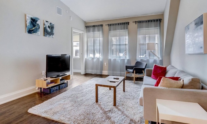 East Town Apartamento | FRONTDESK Mackie Flats 3rd Ward Downtown Milwaukee