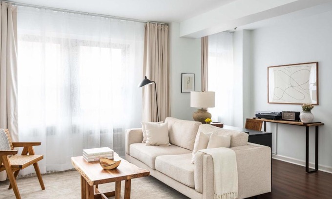 Central West End Apartamento | FRONTDESK Modern Studio Apt with Chic Rooftop
