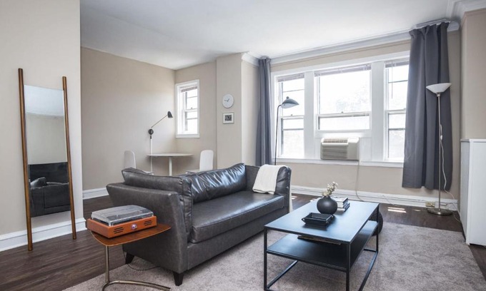 East Hyde Park Apartamento | FRONTDESK Nice 1 BR Apt by Smart Museum of Art