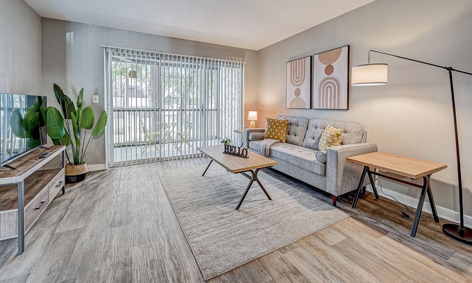 Jacksonville Apartamento | FRONTDESK Pier 5350 Apts Woodland Acres Jacksonville
