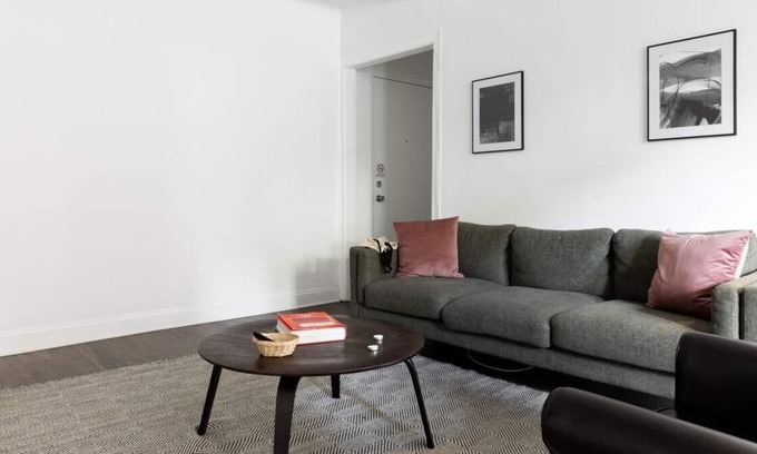 East Hyde Park Apartamento | Frontdesk | Refreshed 1BR Apt in Hyde Park