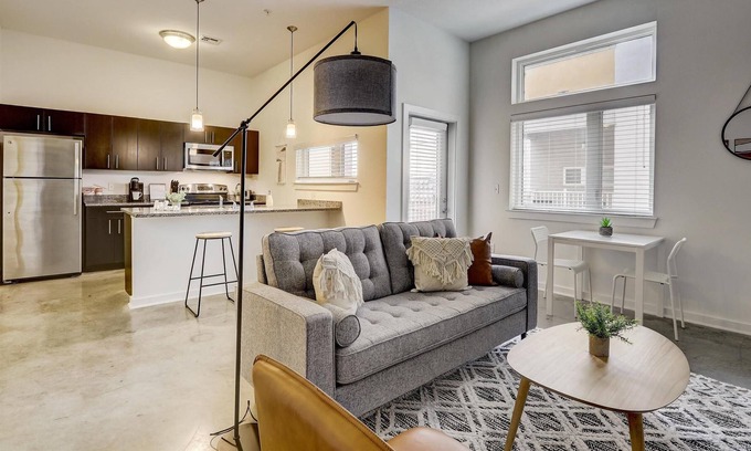 River Market Apartamento | FRONTDESK RM - West Apts, River Market Dist, Kansas City