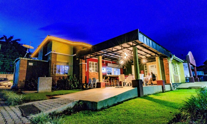 Entebbe Hotel | Frontiers Hotel Entebbe