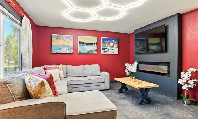 University Area Casa | Frost & Found - Classic Stay 3-bedroom 1-bath townhouse near Hospitals and UAA.