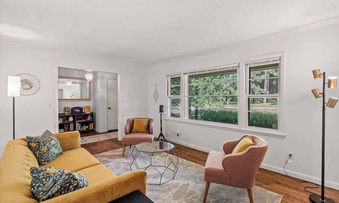 Forest Acres Casa | Ft. Jackson, USC, Fenced Yard, Fast Wi-Fi, 3 TVs