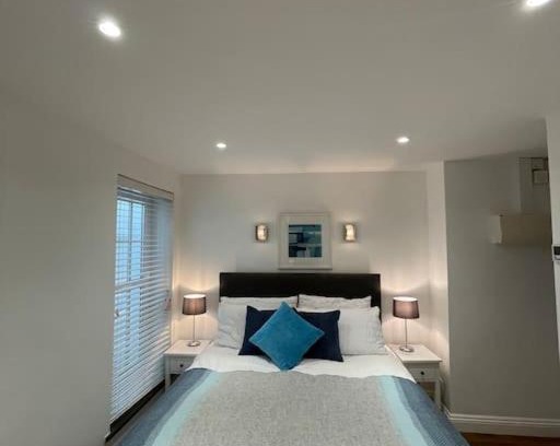 Flushing Casa | Fuchsia Cottage