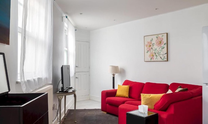 Munster Casa | Fulham Amazing 2-Bedroom House by Central London