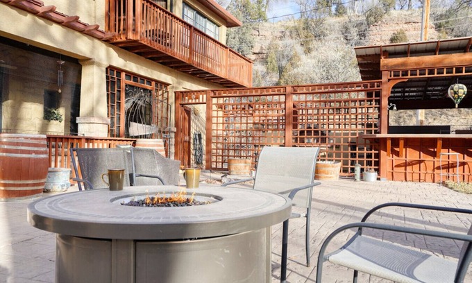Hot Springs Casa | FlatIron Suite 203 - Luxury Near Moccasin Springs
