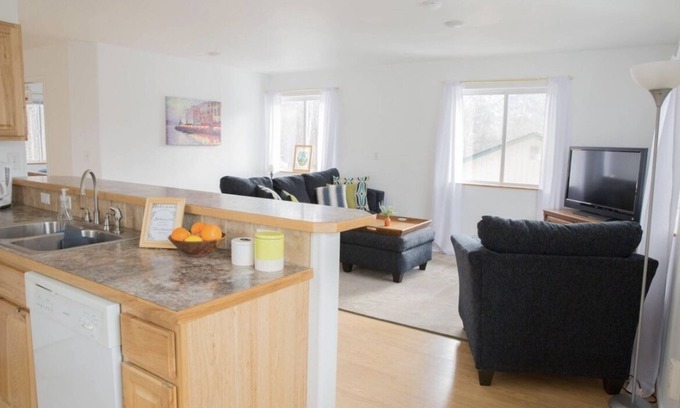 Chugiak Apartamento | Full Apartment on Peaceful Alaskan Homestead