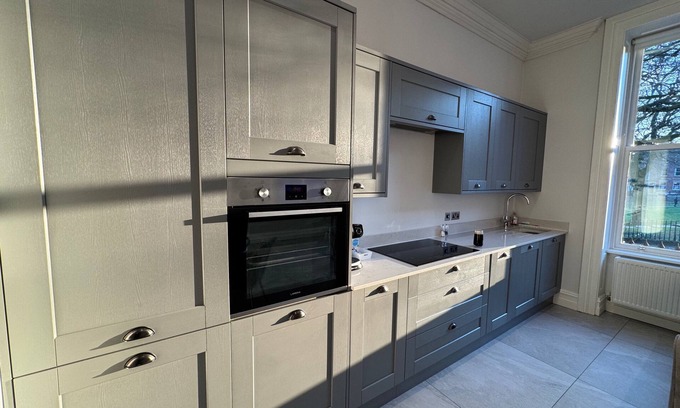 Preston Apartamento | Luxury Full Apartment Free Secure Parking King bed