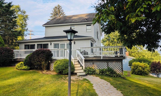 Oneonta Casa | Full Count - Baseball Lodging in Oneonta