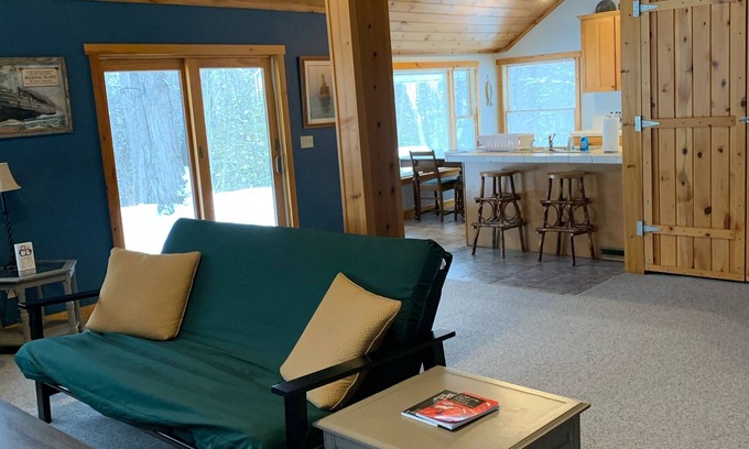 Carp Lake Casa | Alquiler de casas en Paradise Lake. 2. 5 acres con 275 pies de frente al lago y muelle de 50 pies