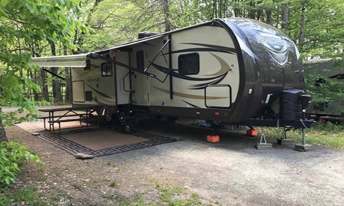 Wellsboro Casa | Full Hook Up Back-in 30 Amp Up to 26"