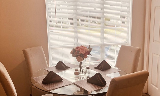 Charlotte Casa | Full House! 2 bed/2.5 bath home away from home