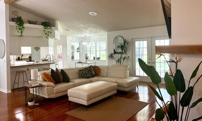 Lake Magdalene Chalet De Esquí | Full house 3bedrooms 2bathrooms spacious back yard and a beautiful views to Lake