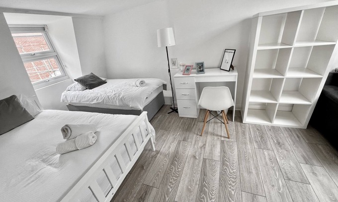 Shepherd's Bush Casa | Full House 5 Rooms 3 Bath London