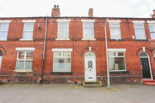 Stockport Casa | Full House to rent in the village of Romiley