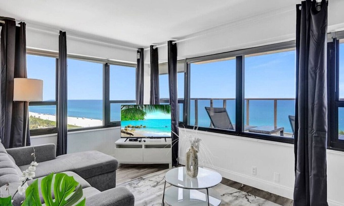 La Gorce Apartamento | Full ocean view / Huge private terrace - 1002