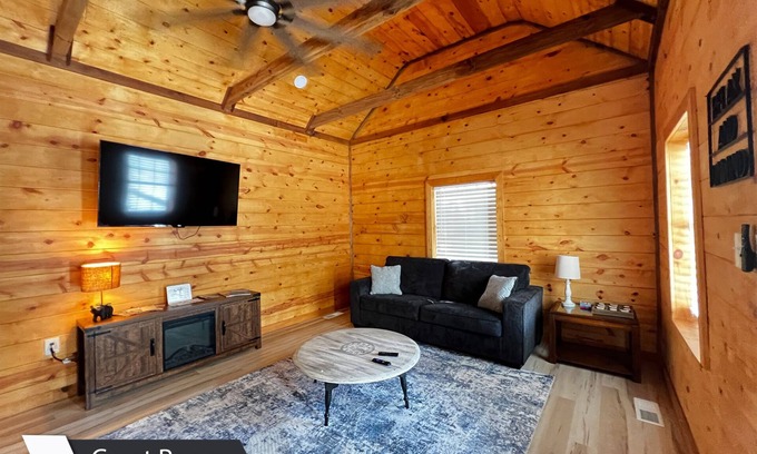 Rocky Top Casa | Full remodel No trailering to the Windrock, Norris Lake and Trails close by.