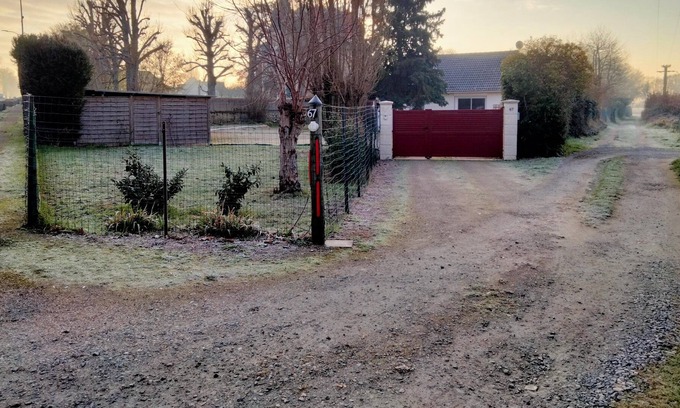 Noyant-de-Touraine Apartamento | Full studio in the countryside, south facing terrace