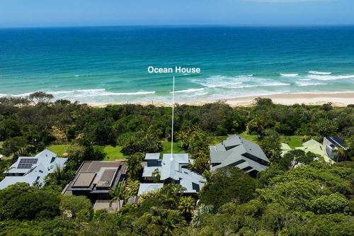 Suffolk Park Casa | Fuller Holidays -Ocean House - Beachfront Suffolk Park