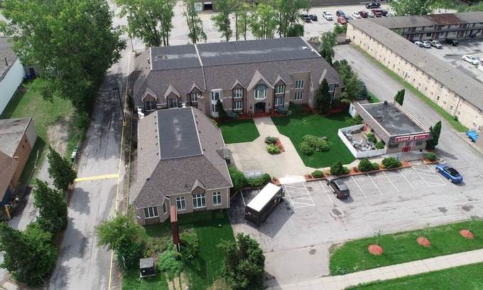 Niagara Falls Hotel | Fullerton Manor Inn