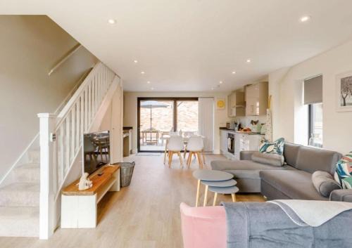 Bishampton Casa | Fully Accessible-Disabled Adapted-Hot Tub-Pets