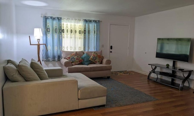Ocala Apartamento | Fully equipped 2 bd/1 ba, 5 minutes from Downtown.