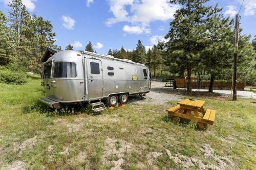 Chelan Casa | Fully-Equipped Airstream Rental for Glamping in Chelan, Washington