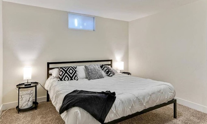 Layton Casa | Fully Fenced Yard,Garage Parking, Sleeps 4