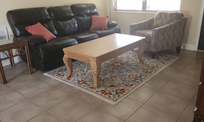 Aloha Gardens Casa | Fully furnished 2-bed/ 1Bath house near hospitals and beaches/newly updated