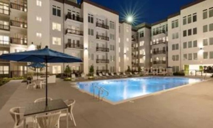 The Galleria Apartamento | Fully Furnished 2 bed/2bath Apartment near the Galleria