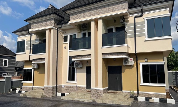 Enugu Apartamento | Fully furnished 2-bedroom Shortlet serviced apartment in Enugu Nigeria