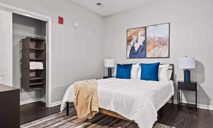 Midtown - Westport Apartamento | Fully Furnished 2Bed Apt In Kansas W/Open Kitchen