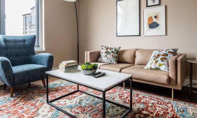 Reston Apartamento | Fully-Furnished 2BR Apt in Reston + Parking