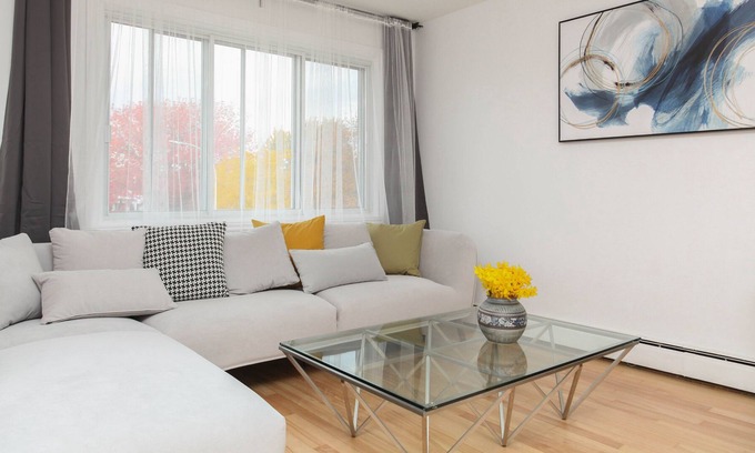 LaSalle Apartamento | Fully furnished 3 bedrooms apartment, king size bed, free parking