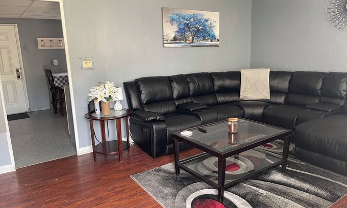 Trotwood Casa | Fully furnished 3 bedroom 1 bath, cheaper than a hotel rate! Washer and dryer.