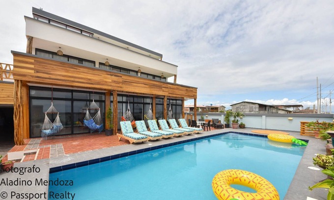 San Clemente Casa | Fully Furnished Beachfront House Pool and Jacuzzi Sleep 17 People