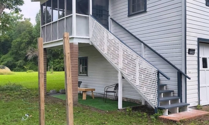 Orangeburg Apartamento | Fully furnished cozy 2-bedroom apartment on quiet lot in Orangeburg, SC