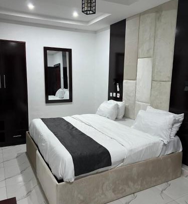 Owerri Apartamento | FULLY FURNISHED DAILY FLAT RENTALS AND APARTMENT RENTAL AT IPAM SELF SERVICE 2BEDROOM And 1 BED APARTMENT IN NEW OWERRI IMO STATE, WITH FREE SHUTLE PICK UP WITHIN OWERRI, kitchen and all living amenities included a home away from home, better than a hotel