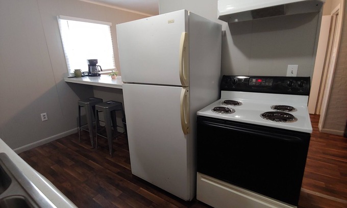Bluewell Apartamento | Fully Furnished Executive Rental Studio 1-Bath Pets Allowed