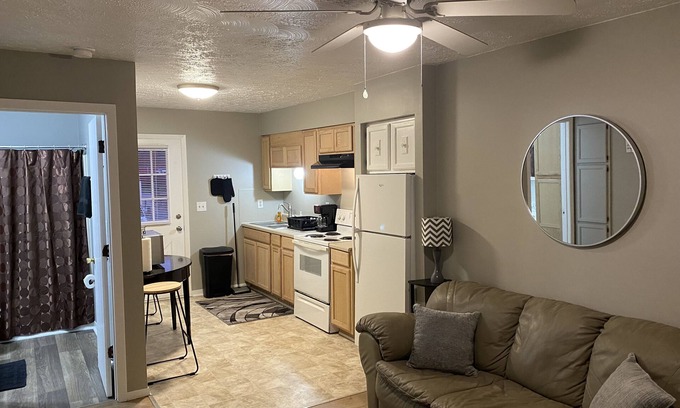 Bluewell Apartamento | Fully Furnished Executive Rental 1-Bed 1-Bath Pets Allowed