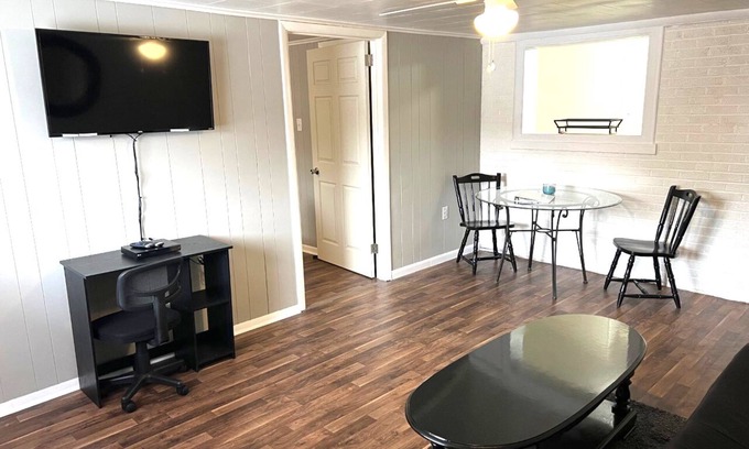 Bluewell Apartamento | Fully Furnished Executive Rental Large 1-Bed 1-Bath Pets Allowed