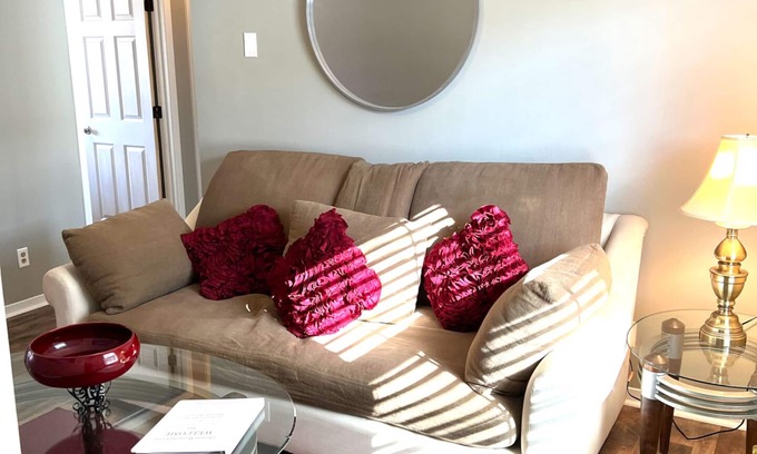 Bluewell Apartamento | Fully Furnished Executive Rental 2-Bed 1-Bath Pets Allowed