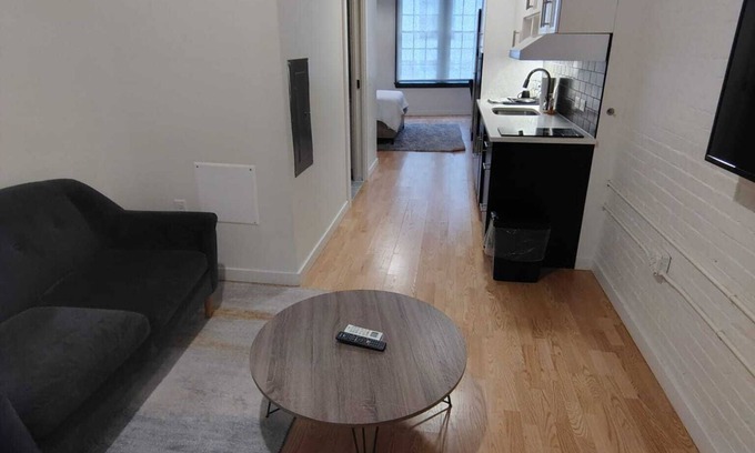Downtown Hartford Apartamento | Fully Furnished Private Loft Style Charm Trumbull Elevator
